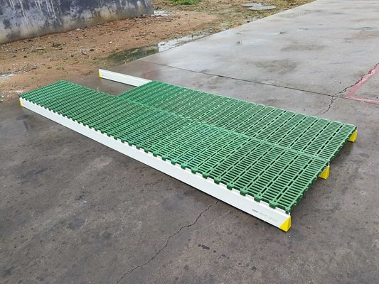 60x60x5cm Plastic Slatted Floor for Sheep House Flooring Industrial Design Style Sturdy