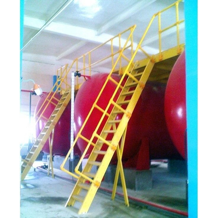 Industrial Insulated Fiberglass Step Ladders Anti-corrosion and Sturdy for Platform