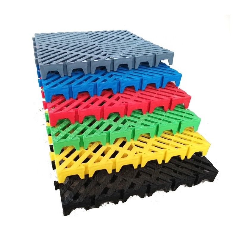 50x50x5.0cm Plastic Garage Flooring Mats for Carwash Workshop Industrial Design Style